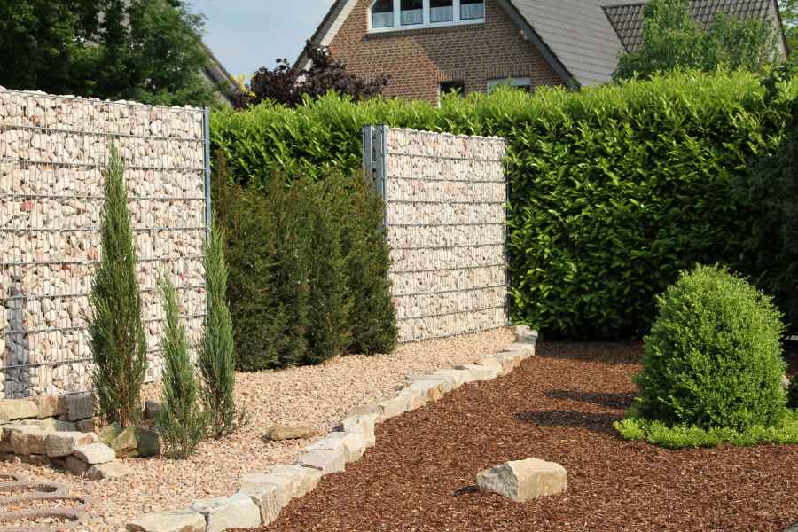 Baumeister GalaBau Bau von Natursteinmauern, Gabionen, Pergola